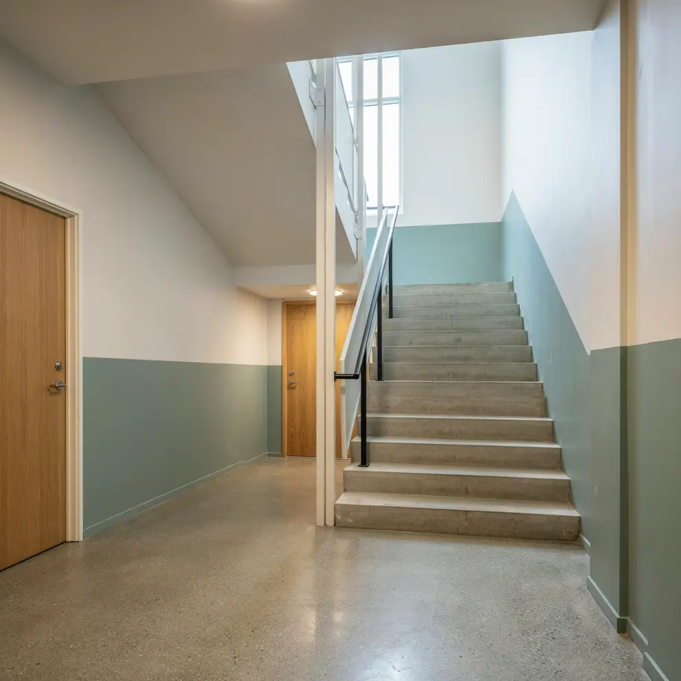 trapphusrenovering malning hasselby stockholm